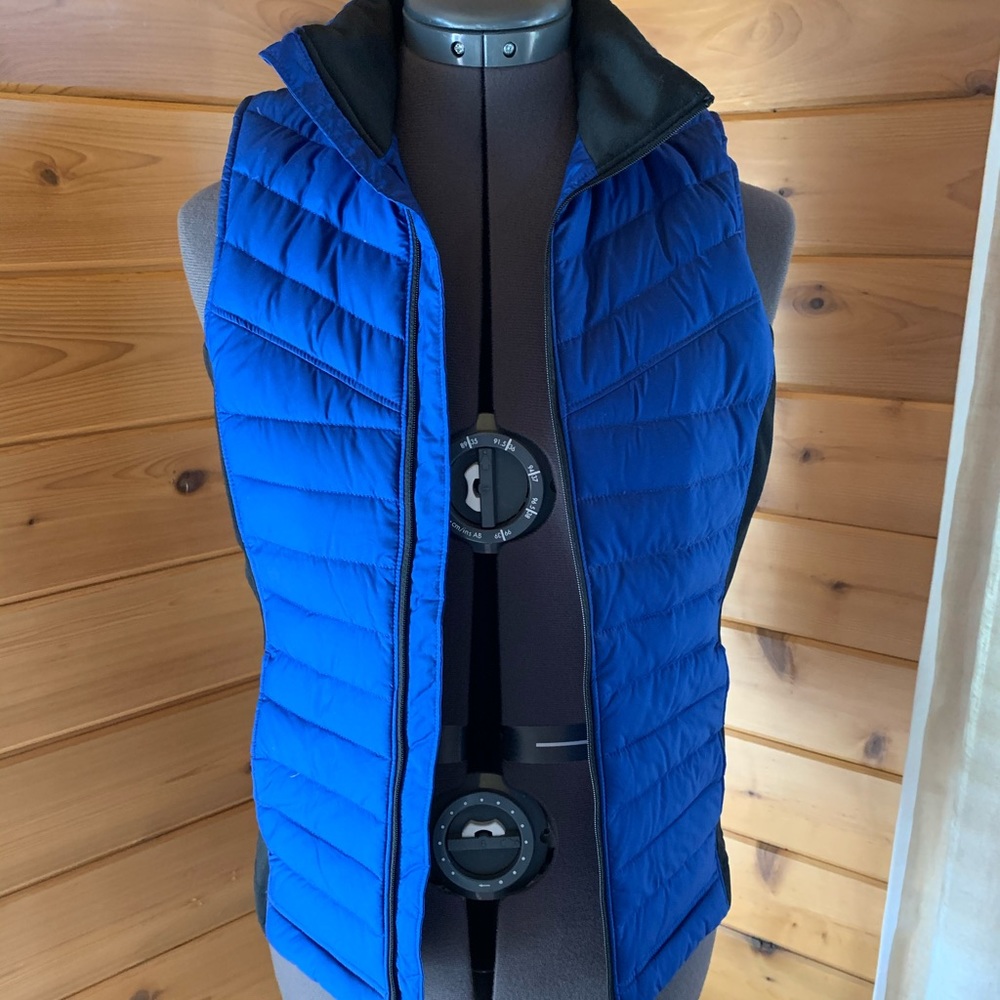 Athleta vest